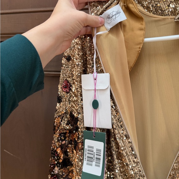 NWT Redemption SEQUINS MINI DRESS WITH SHOULDER EMBROIDERY US 6 - Picture 4 of 10